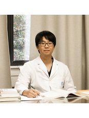 Mr Sungsoo Yoon - Doctor at Yoon Clinic
