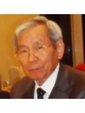Dr Hong-Suk Cho -  at Al Shafeh Chinese Acupuncture Hospital and Hijjama Center