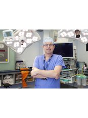 Dr Peter Vasas - Surgeon at Body Contour Clinic - London