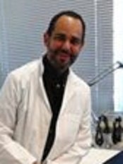 Dr Ramirez Medina -  at Carisma Medical Center -  Hombres