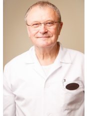 Dr Sven Eving - Surgeon at Confido Laserravi Clinic