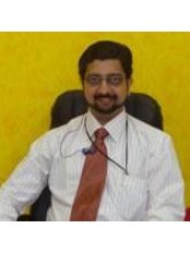 Dr Anand Joshi - Doctor at Loocs Cosmetic Clinic - Calangute