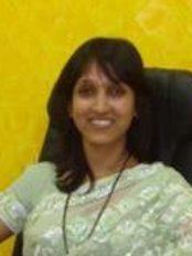 Dr Avni Pankar - Doctor at Loocs Cosmetic Clinic - Calangute