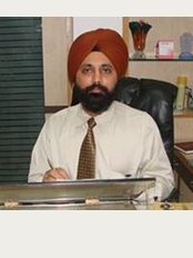 Dr. Paramjit Singh Walia Hair Transplant, Skin and Laser Clinic - SCF-30, Ground Floor, Phase 3B-2, Mohali, 160062, 