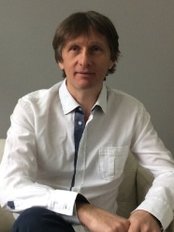 Dr Miroslaw Piekarski -  at Mediestetic-Poznan