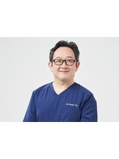 Dr Donald Ng - Aesthetic Medicine Physician at Alaxis Medical and Aesthetic Surgery