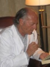 Dr Norberto Galindo -  at Dr. Face · Clínica Médica Facial