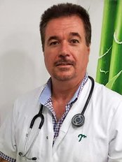 Dr Carlos Millan Sanchez -  at Mediqestetic - Barcelona