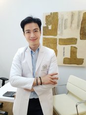 Dr Vachrintr Sirisapsombat - Aesthetic Medicine Physician at Metro Beauty Centers