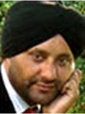 Dr Kam Singh - Doctor at Beau Aesthetica Spa and Clinic