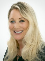 Dr Victoria Manning - Aesthetic Medicine Physician at River Aesthetics - London