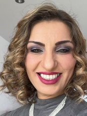 Dr Zena Hassnwy - Aesthetic Medicine Physician at Caresmetics