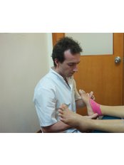 Ankle Injury Treatment - American Chiropractic Clinic Ho Chi Minh City