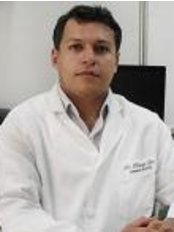 Dr Thiago Lino -  at Dermoplástica