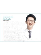 Mr KIM JONG DO - Doctor at K-Top Clinic