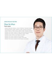Mr RHEE SEWHAN - Doctor at K-Top Clinic