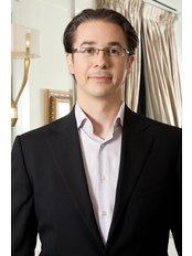 Dr Martin Jugenburg - Surgeon at Toronto Cosmetic Surgery Institute