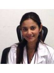 Dr Karen Mosquera - Doctor at Smadia Clinic