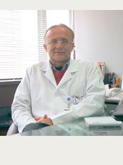 Doctor Raul Moreno Solano - Av 9 N 116-20, Consultorio 736, Bogota, 