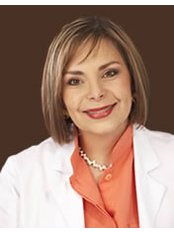 Claudia Nieto - Surgeon at Plastica Colombia