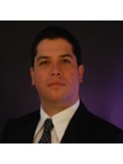 Dr Gabriel Peralta - Surgeon at Dra. Alexandra Uribe