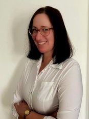 Miss Andrea ZELENA - Consultant at Prague Medical Institute - Plastic Surgery