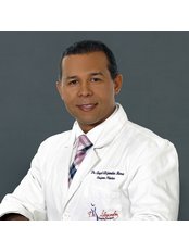Dr. Alejandro Mora - Cirujano Plastico y  Reconstructivo - Alejandro Mora, Plastic Surgeon 