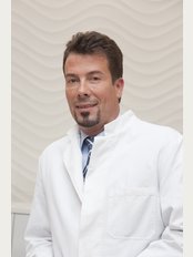 Asthetische Plastische Chirurgie Munchen - Dr Kremer MD
