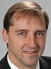 Dr Thomas Huettl - Doctor at Surgery  Bogenhausen