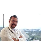Dr Rodrigo González - Surgeon at Angels Abroad
