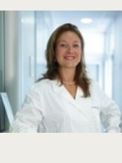 Doctor's Equipe - Roma - Dr. Magda Guareschi Hello, Magda Guareschi, are a surgeon, specialist in Ophthalmology