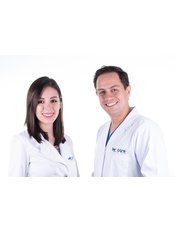 BEHCARE Smile Club - Dra. Melissa Cardenas (Especialista en Prótesis) y Dr. Carlos Acosta (Cirujano Oral y Maxilofacial) 