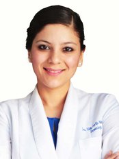Dr Hilda Carrillo Meléndrez -  at Dermatoplastika - Colima
