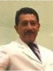 Dr Dr. Raúl Martínez Granados - Surgeon at Clínica de Especialidades en Cirugía Plástica