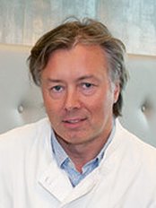 Dr Th. Van de Kar Van de - Surgeon at Vitrium