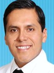 Dr. Ronny Azabache Cirujano Plastico - Jr. Fco. Bolognesi 740 - of. 107, Trujillo,  0