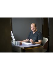 Dr Mirosław Szlachcic - Doctor at Medistica Medical Group