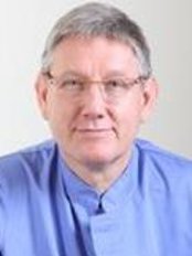 Dr Artur Gromadzinski - Surgeon at Gromadziński Zespół Medyczny