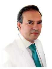 Dr Pedro Cruz Dinis - Surgeon at Medform Clinic