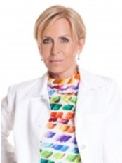 Dr Vanda Przewlocka -  at Inštitút zdravia a krásy Frais
