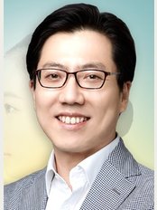 Dr Moon Clinic - Dr Moon Hyoung jin