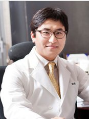 Sun Sang Hoon - Surgeon at Dr. Sim - BR Plastic Surgery Clinic
