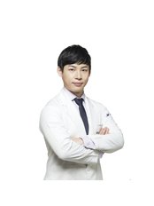 Dr Yeon Jun Kim -  at JW Plastic Surgery