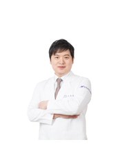 Dr Hong Lim Choi - Doctor at JW Plastic Surgery