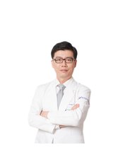 Dr Hong Dae Kang -  at JW Plastic Surgery