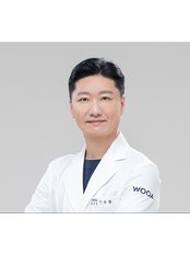 Dr Seong Hwan LEE - Surgeon at Wooa Plastic Surgery