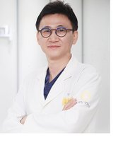 Cho Joo Weon - Practice Director at Gowoonsesang Plastic Surgery Clinic