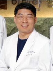Mr Kook Kwang-sik - Practice Director at IDEA Aesthetic Plastic Surgery Center