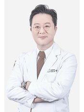 Dr Hyunsoo Kim - Surgeon at Grida Plastic Surgery Hospital