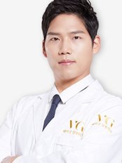 Dr Park Sang-wook - Surgeon at VERY GOOD Plastic surgery